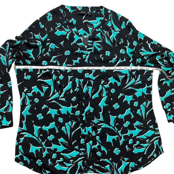 Black and Green V-neck, Button Down Blouse, Roll Tab Sleeves, Apt. 9 - Picture 4 of 4